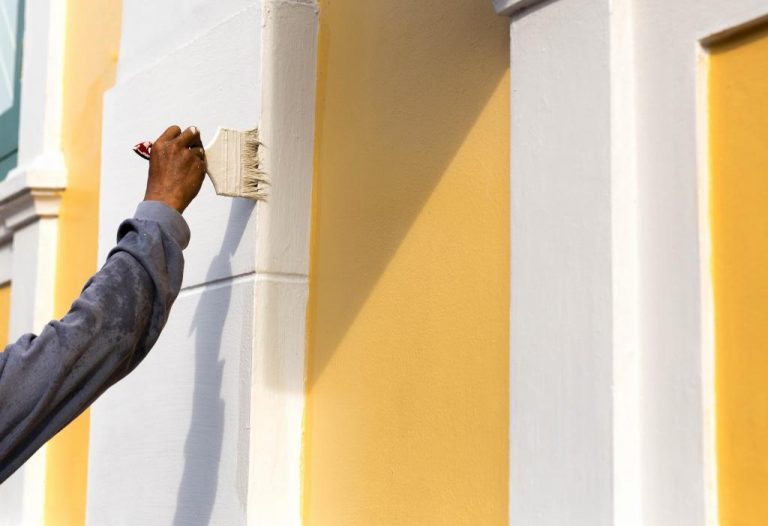 Conheça os melhores tipos de tinta para a área externa da casa